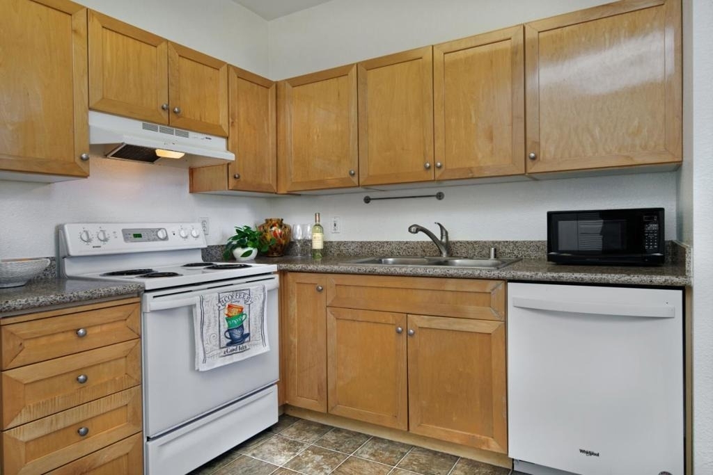 516 Martha Street - Photo 2