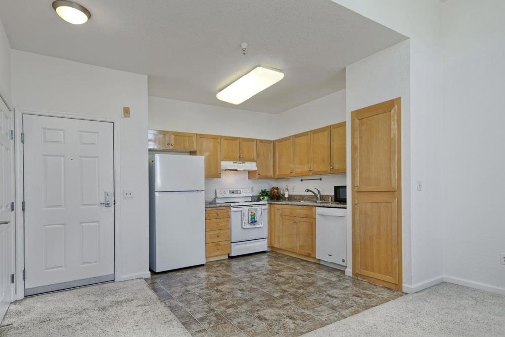 516 Martha Street - Photo 1