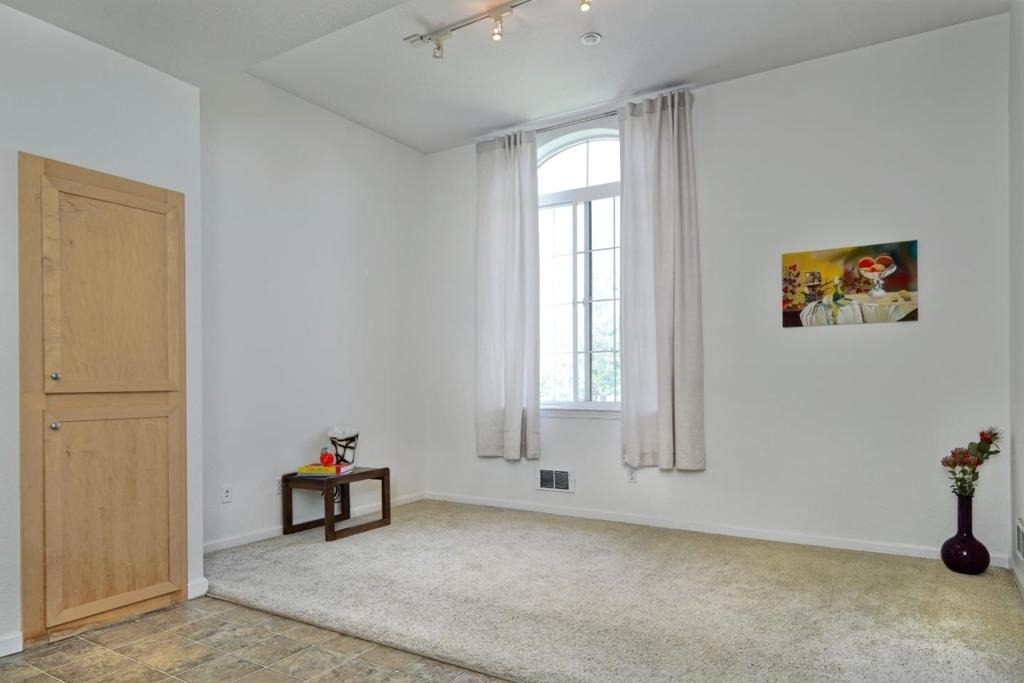516 Martha Street - Photo 3