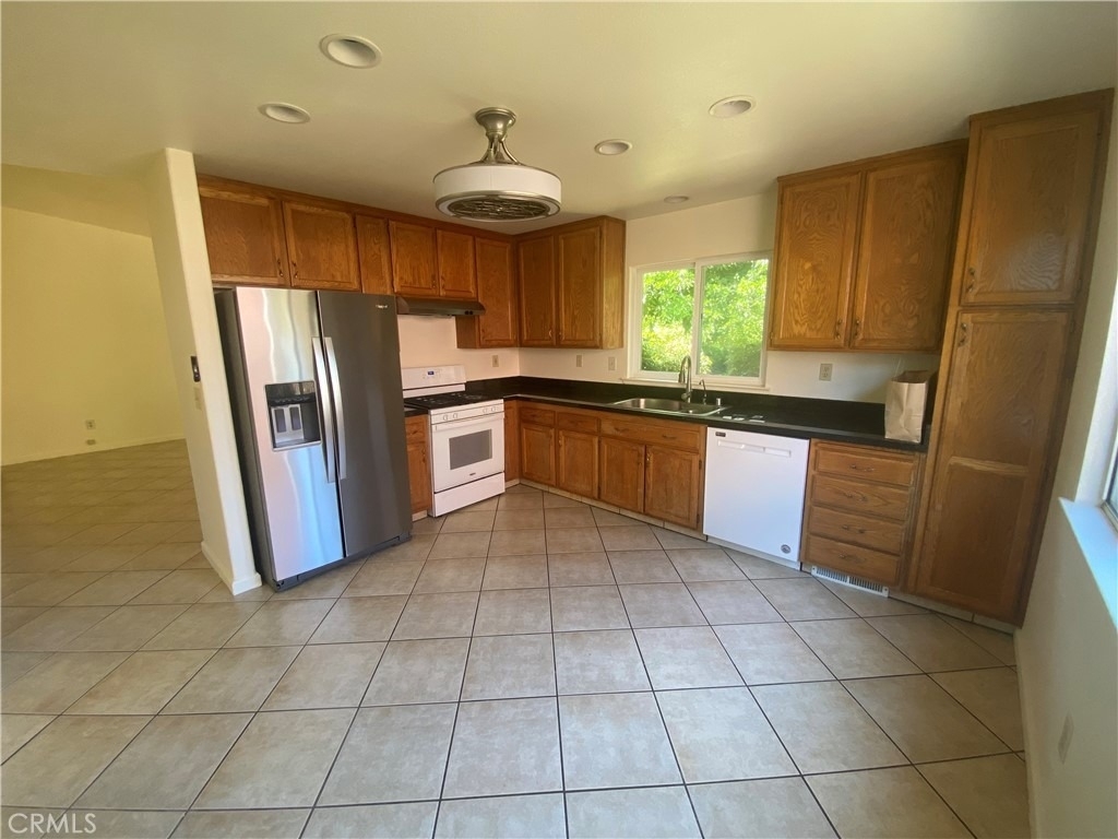 16756 Greenridge - Photo 3