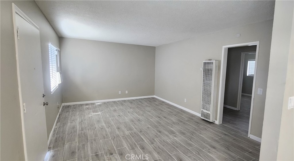 687 W 17th - Photo 5