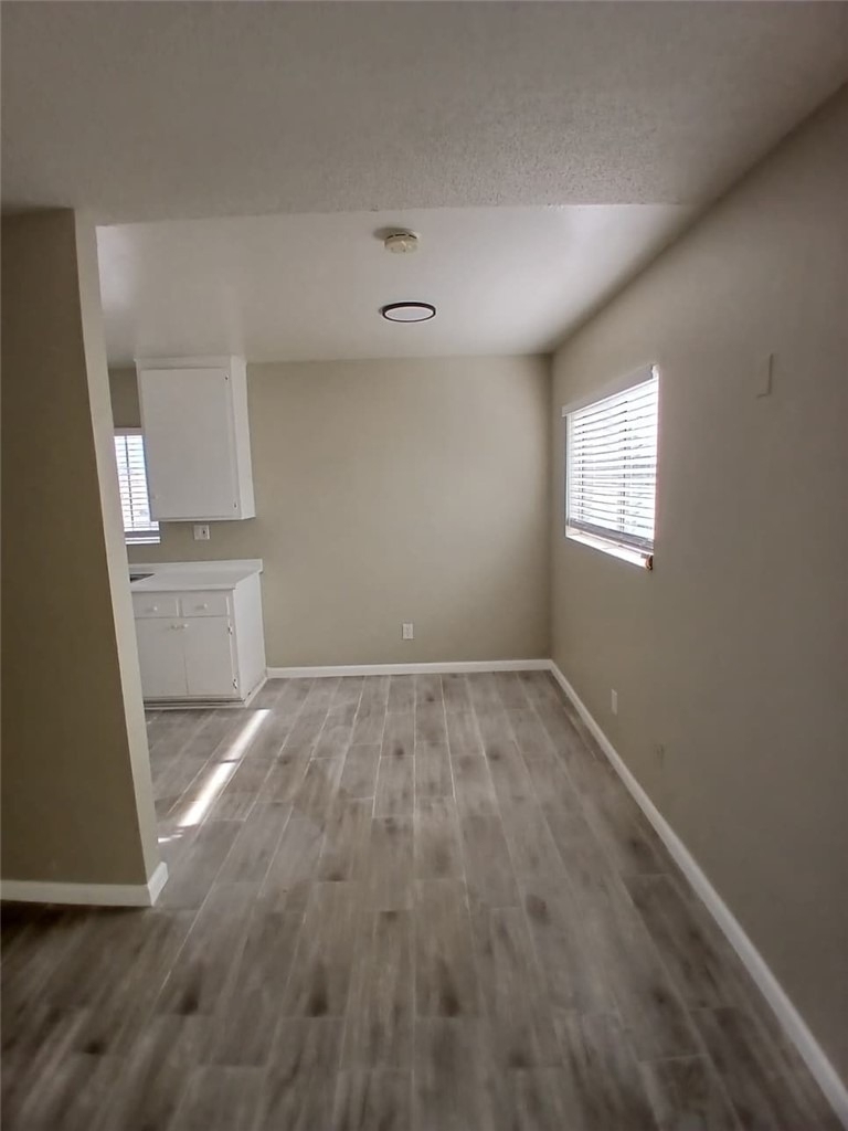 687 W 17th - Photo 4