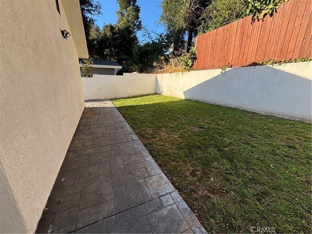1668 Glen Avenue - Photo 3