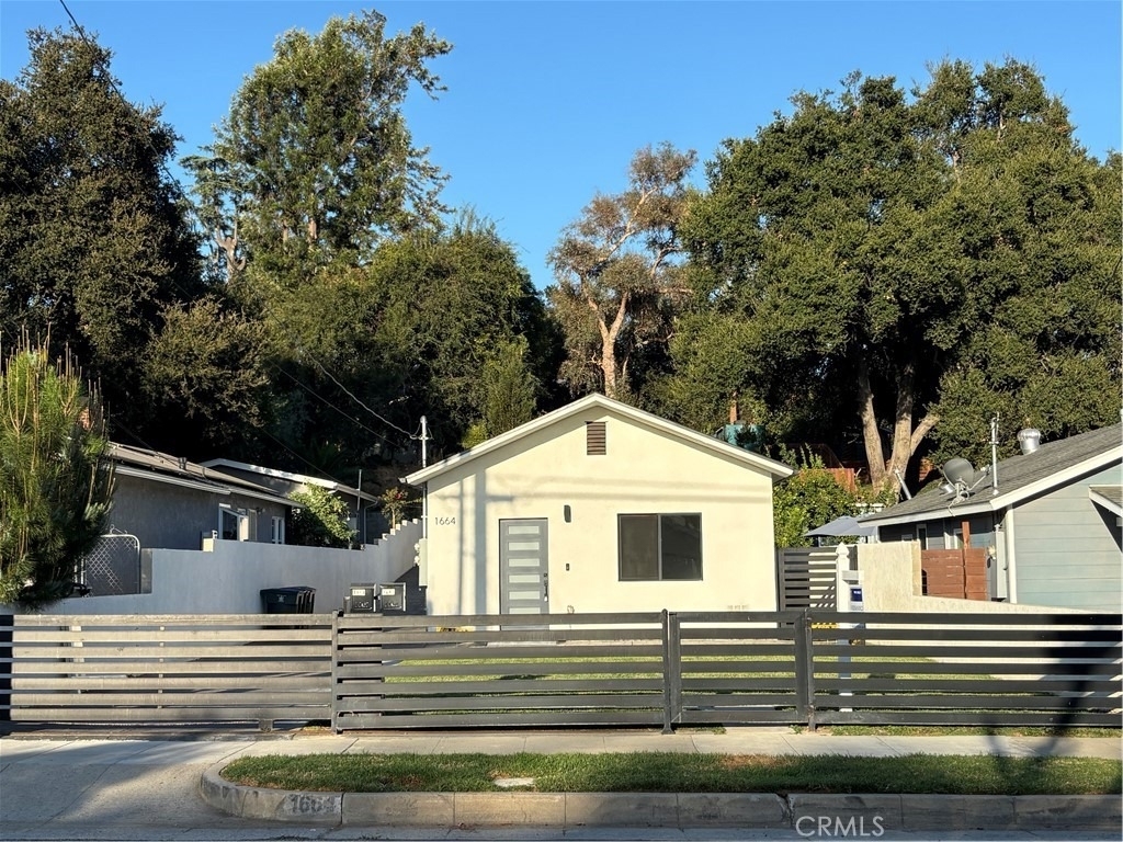 1664 Glen Avenue - Photo 0