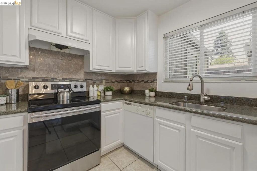 1245 Pine Creek Way - Photo 10