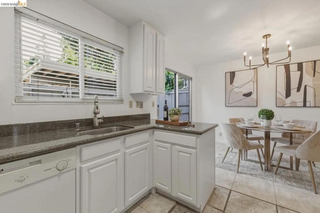 1245 Pine Creek Way - Photo 11