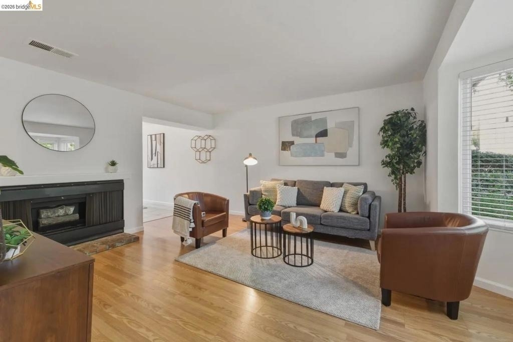 1245 Pine Creek Way - Photo 2