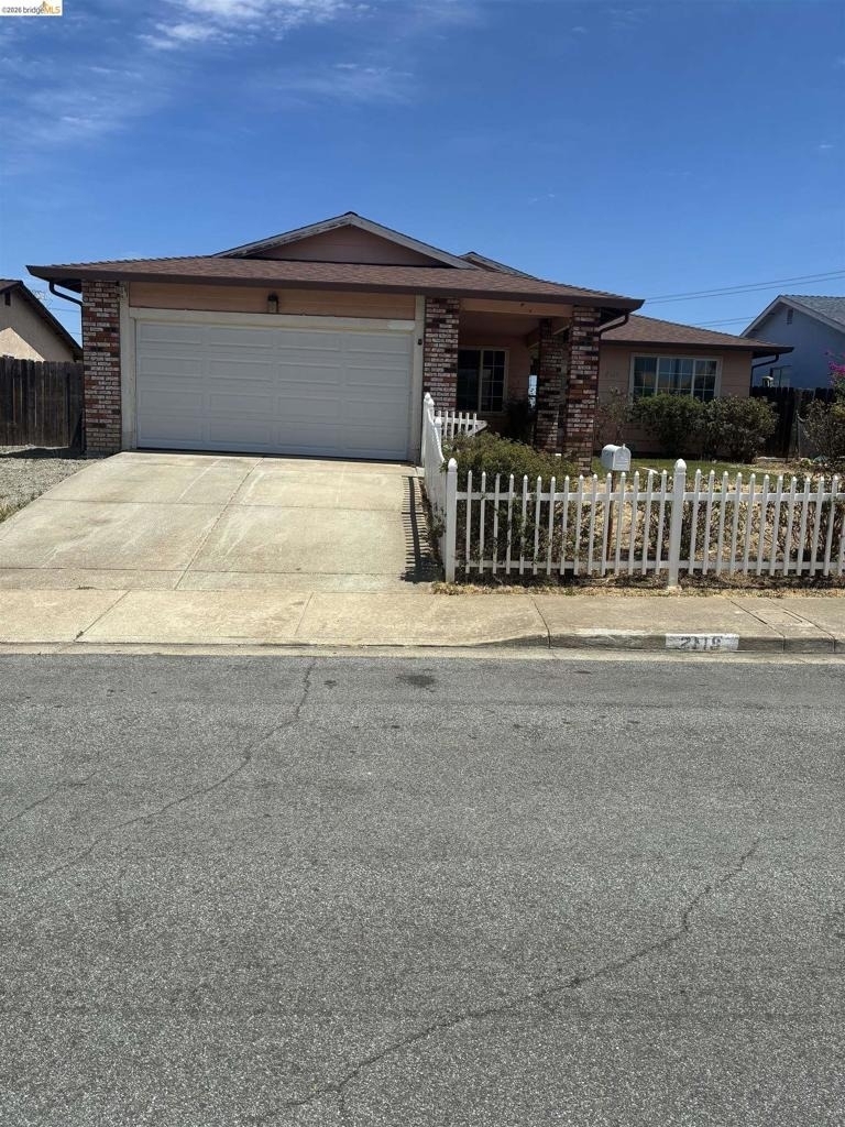 2119 Sugartree Dr - Photo 0