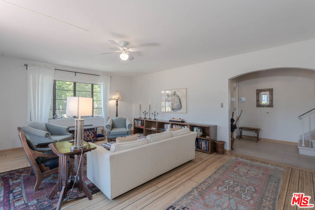 10959 Strathmore Drive - Photo 4
