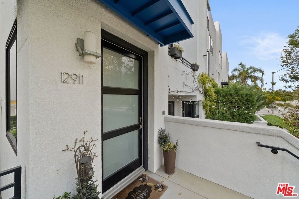 12911 Bluff Creek Drive - Photo 2