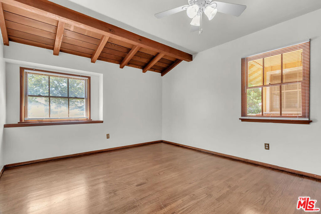9322 Lasaine Avenue - Photo 11