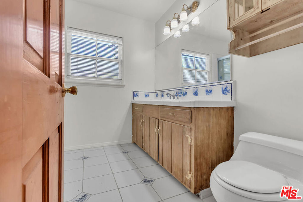9322 Lasaine Avenue - Photo 15