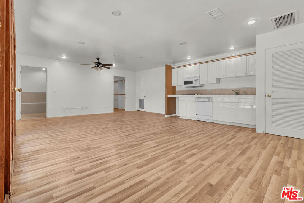 9322 Lasaine Avenue - Photo 27