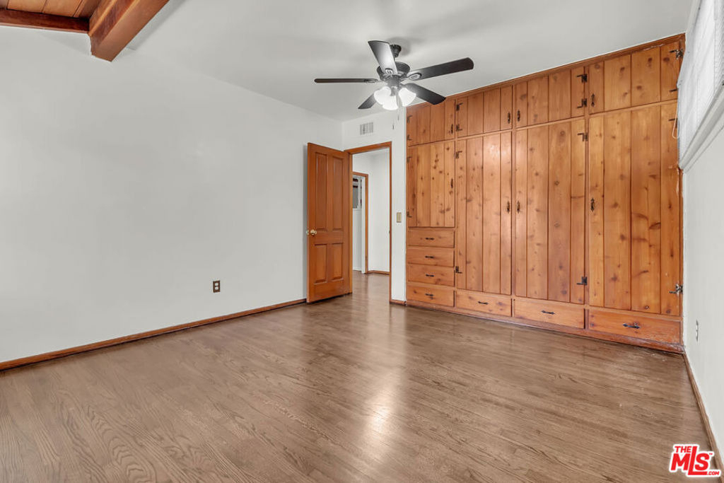 9322 Lasaine Avenue - Photo 14