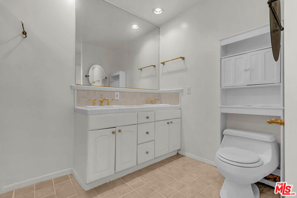 9322 Lasaine Avenue - Photo 33