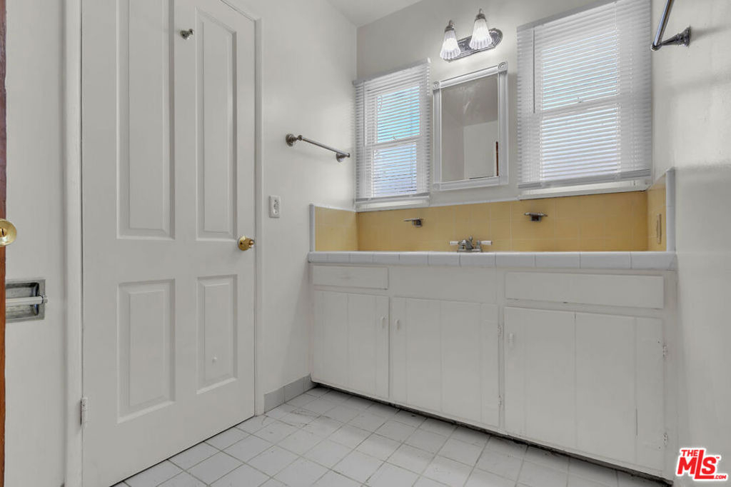9322 Lasaine Avenue - Photo 20