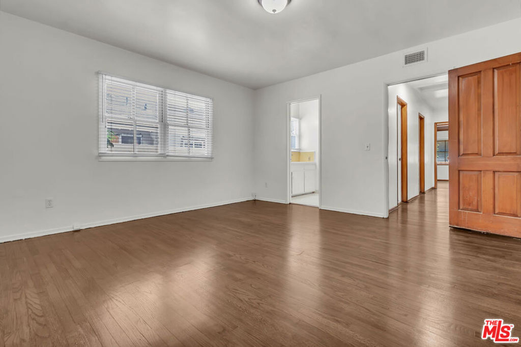 9322 Lasaine Avenue - Photo 18