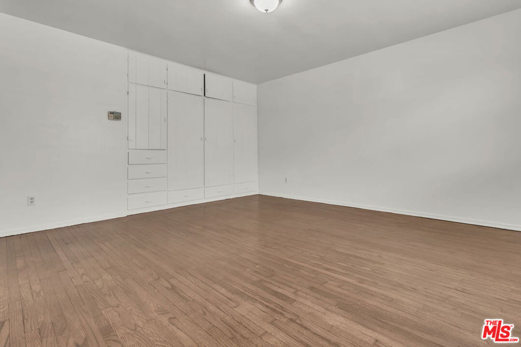 9322 Lasaine Avenue - Photo 17
