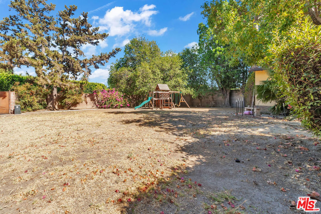 9322 Lasaine Avenue - Photo 36