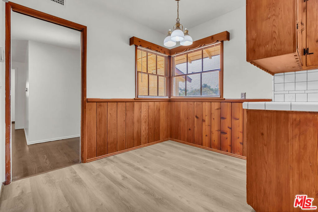 9322 Lasaine Avenue - Photo 7