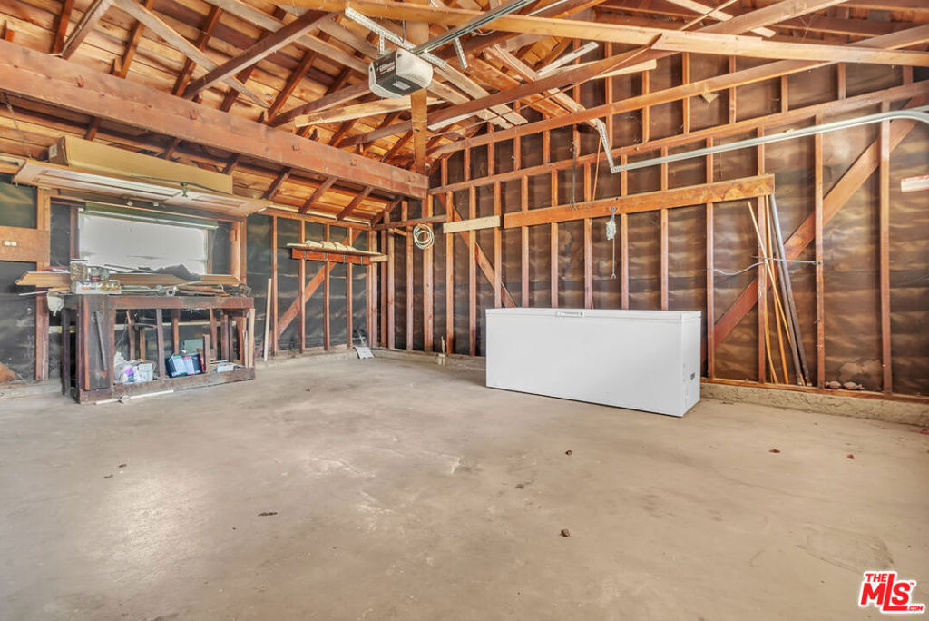 9322 Lasaine Avenue - Photo 25