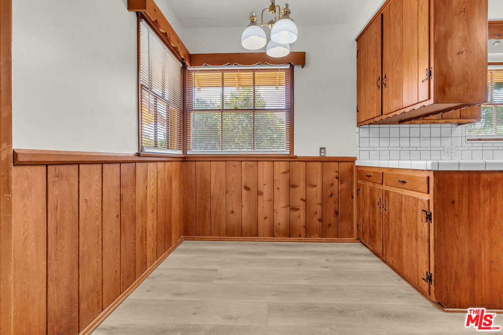 9322 Lasaine Avenue - Photo 8