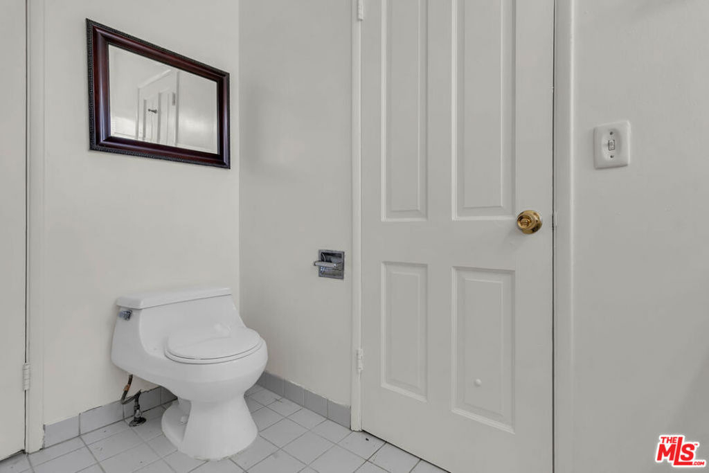 9322 Lasaine Avenue - Photo 21