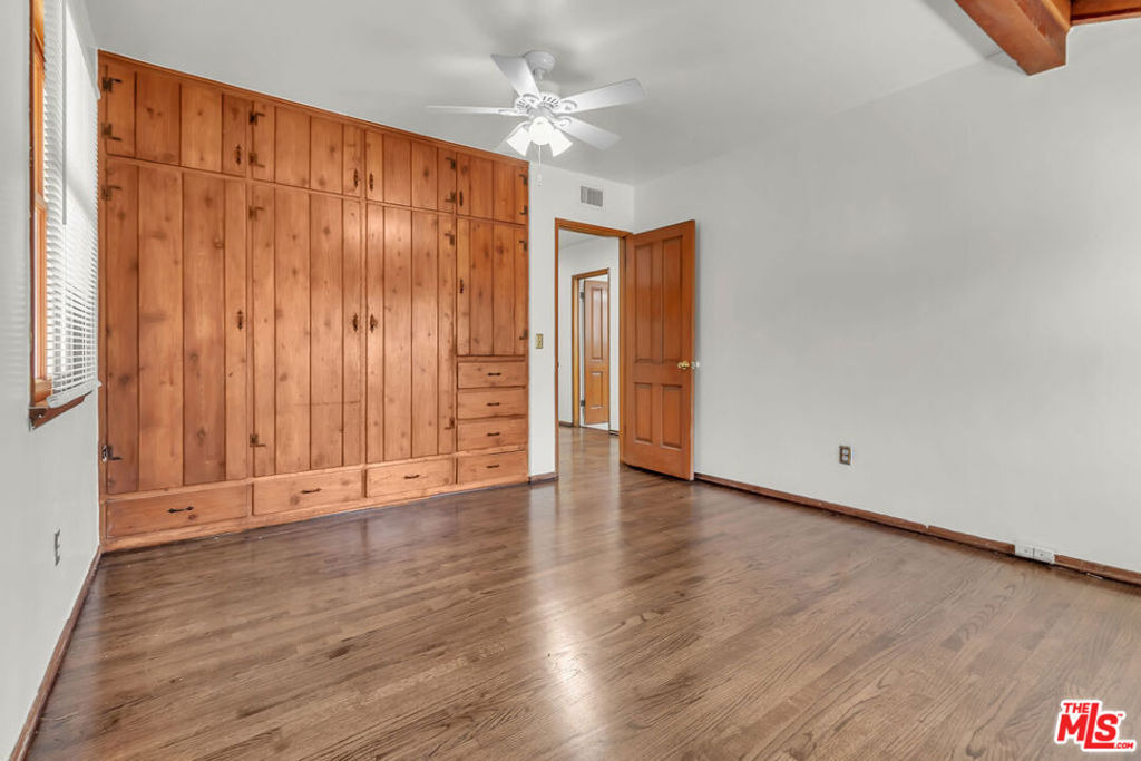 9322 Lasaine Avenue - Photo 12