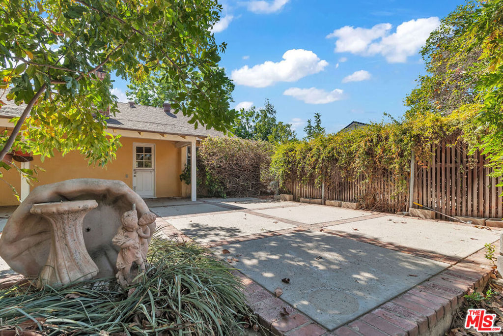 9322 Lasaine Avenue - Photo 41