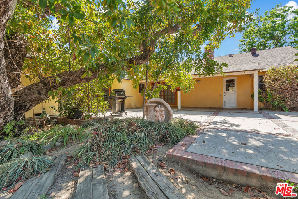 9322 Lasaine Avenue - Photo 35