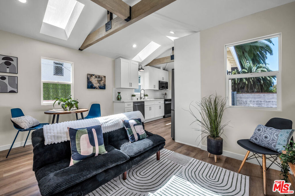 2319 1/2 Teviot Street - Photo 0