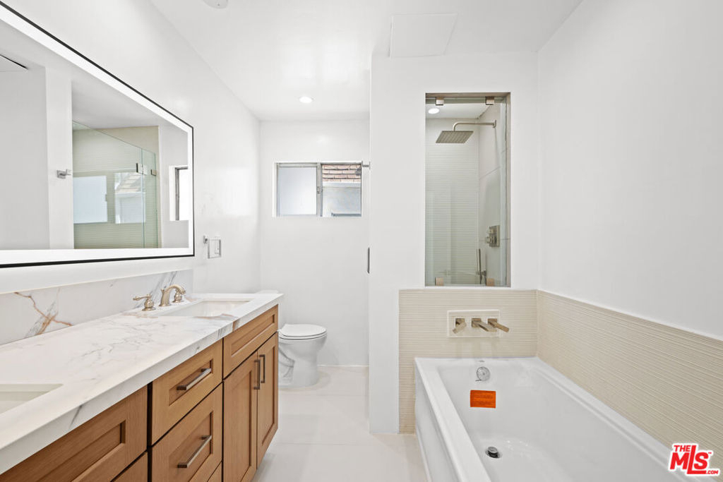 136 S Palm Drive - Photo 10