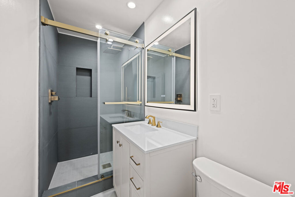 136 S Palm Drive - Photo 6