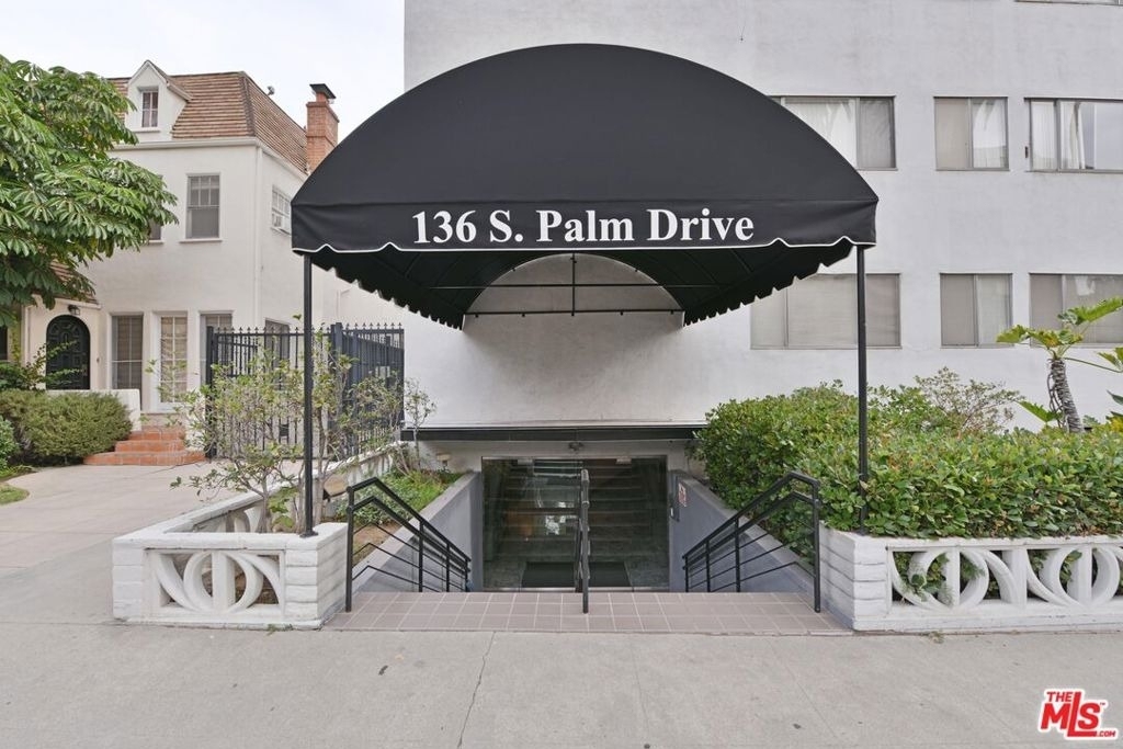 136 S Palm Drive - Photo 14