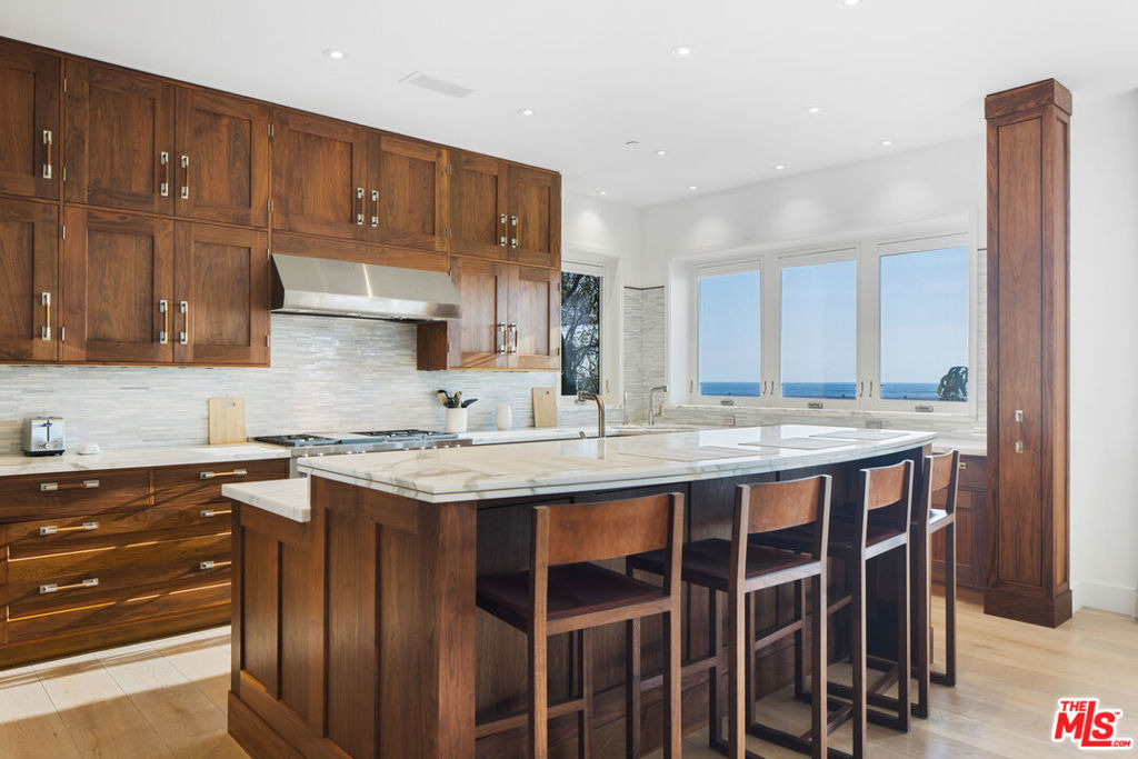 1347 Palisades Beach Road - Photo 4