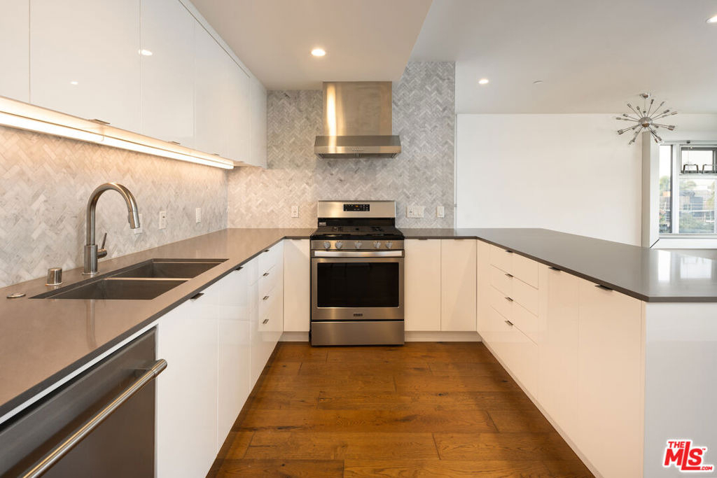 12770 Caswell Avenue - Photo 11