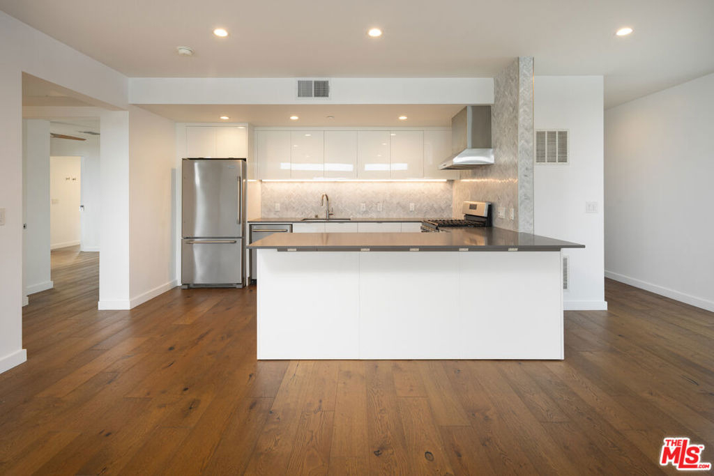 12770 Caswell Avenue - Photo 12