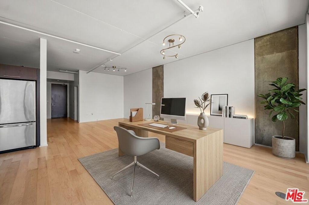 1100 S Hope Street - Photo 8