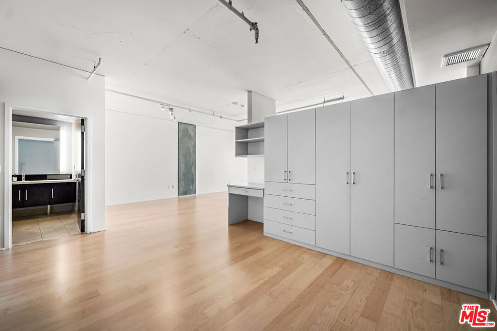 1100 S Hope Street - Photo 31