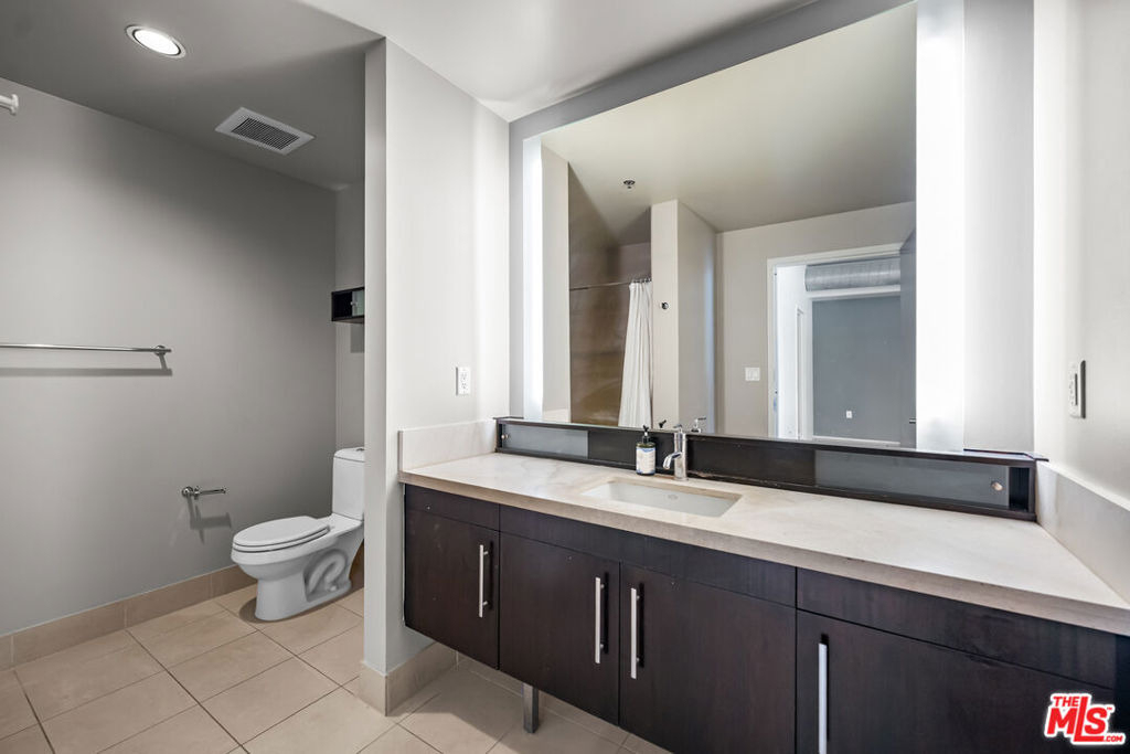 1100 S Hope Street - Photo 10