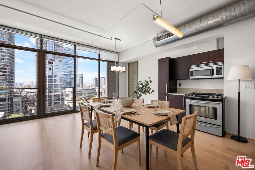 1100 S Hope Street - Photo 2