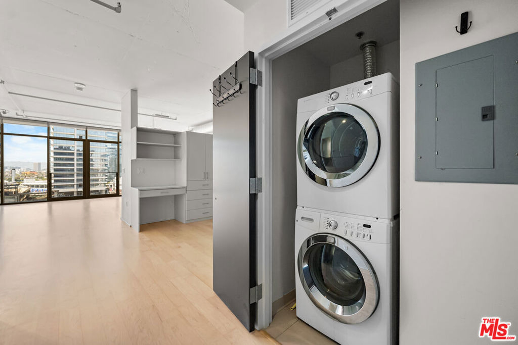 1100 S Hope Street - Photo 12