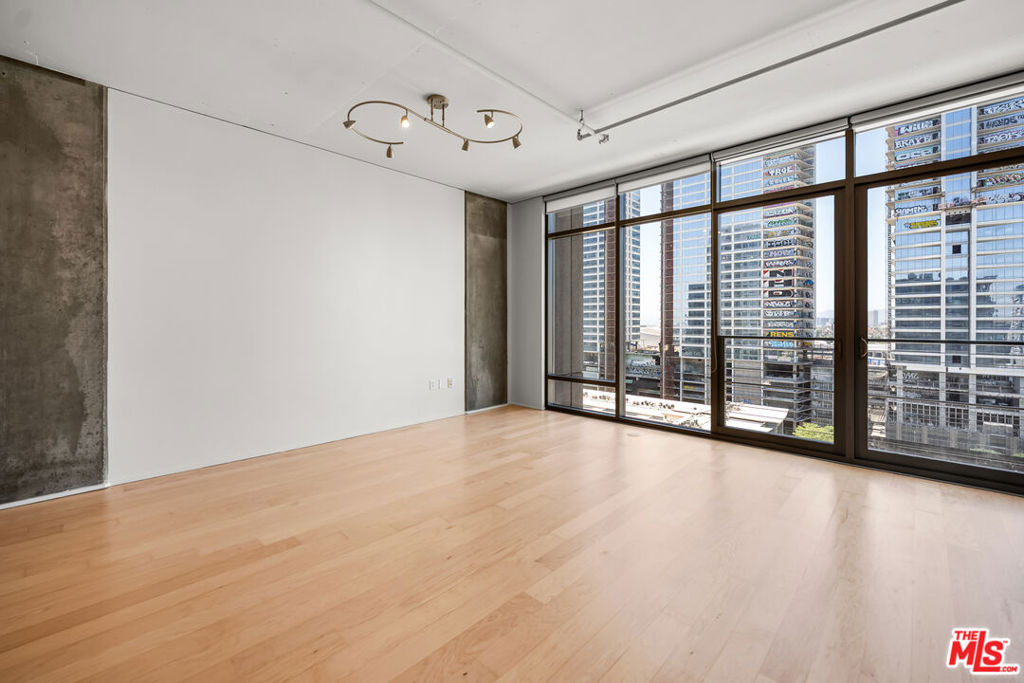 1100 S Hope Street - Photo 39
