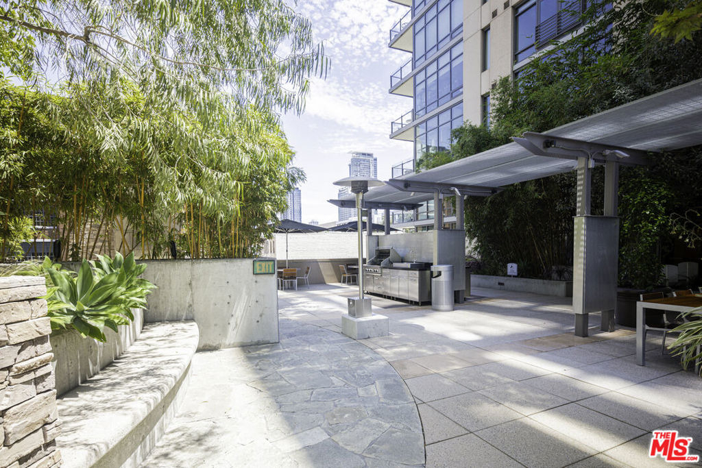1100 S Hope Street - Photo 21