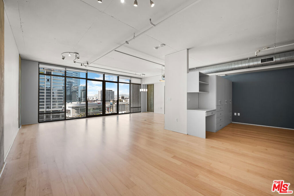 1100 S Hope Street - Photo 33
