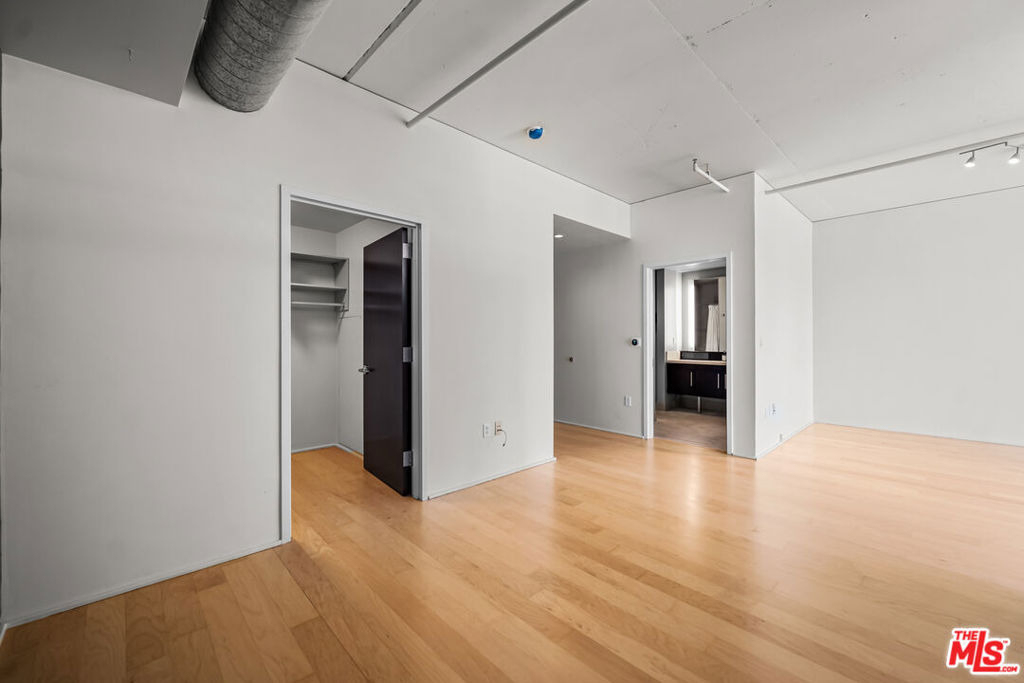 1100 S Hope Street - Photo 30