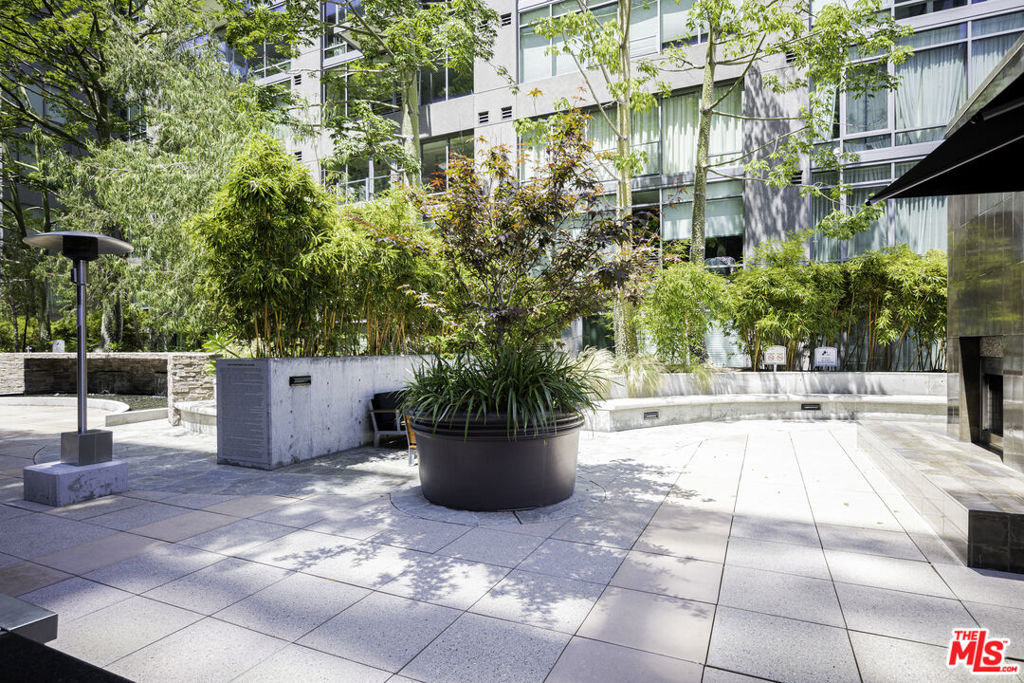 1100 S Hope Street - Photo 22