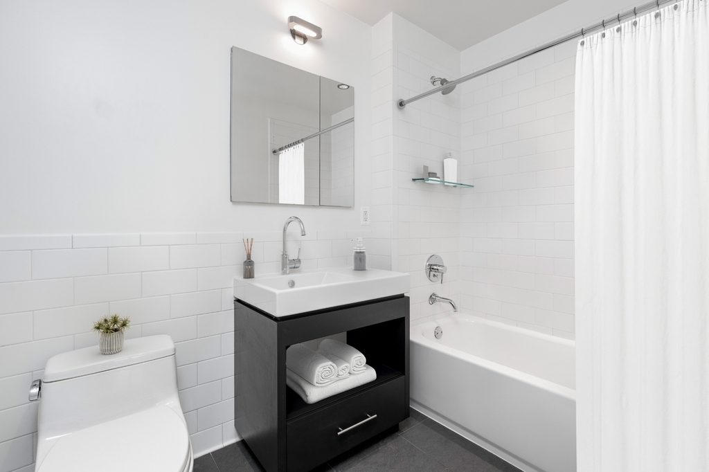 554 West 54th Street - Photo 12