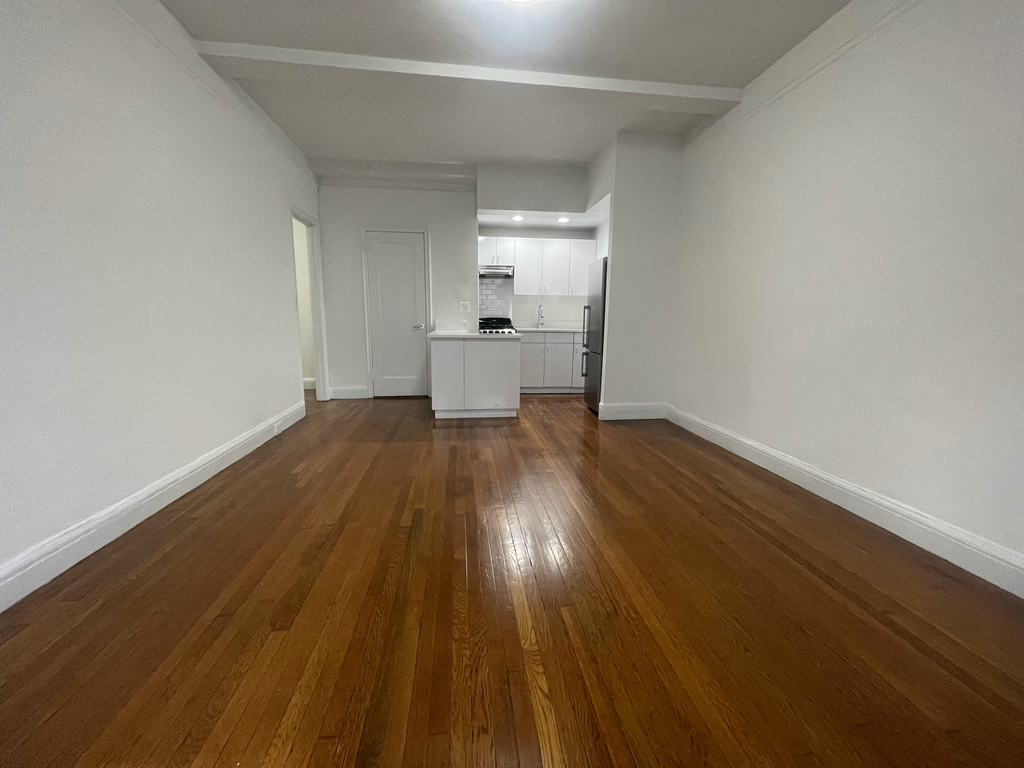 East 46th Street - Photo 2
