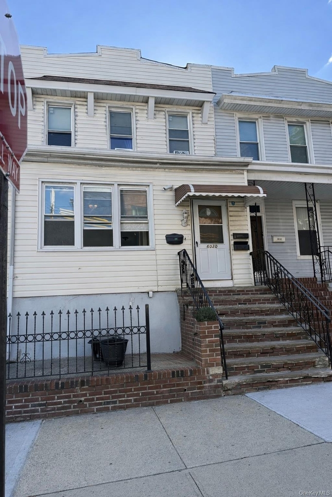 6020 60th Street - Photo 0